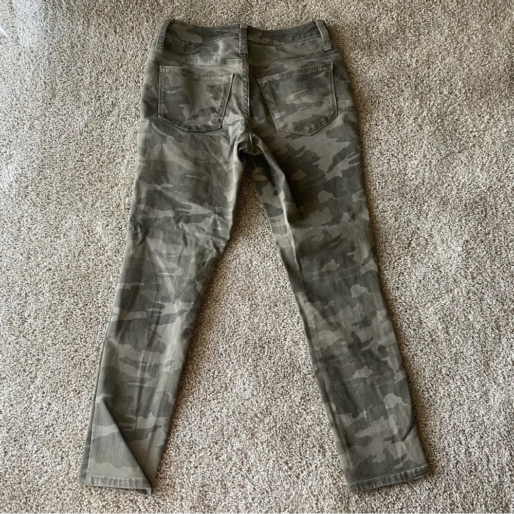 Universal Thread Camo Print High Rise Skinny Crop Jeans